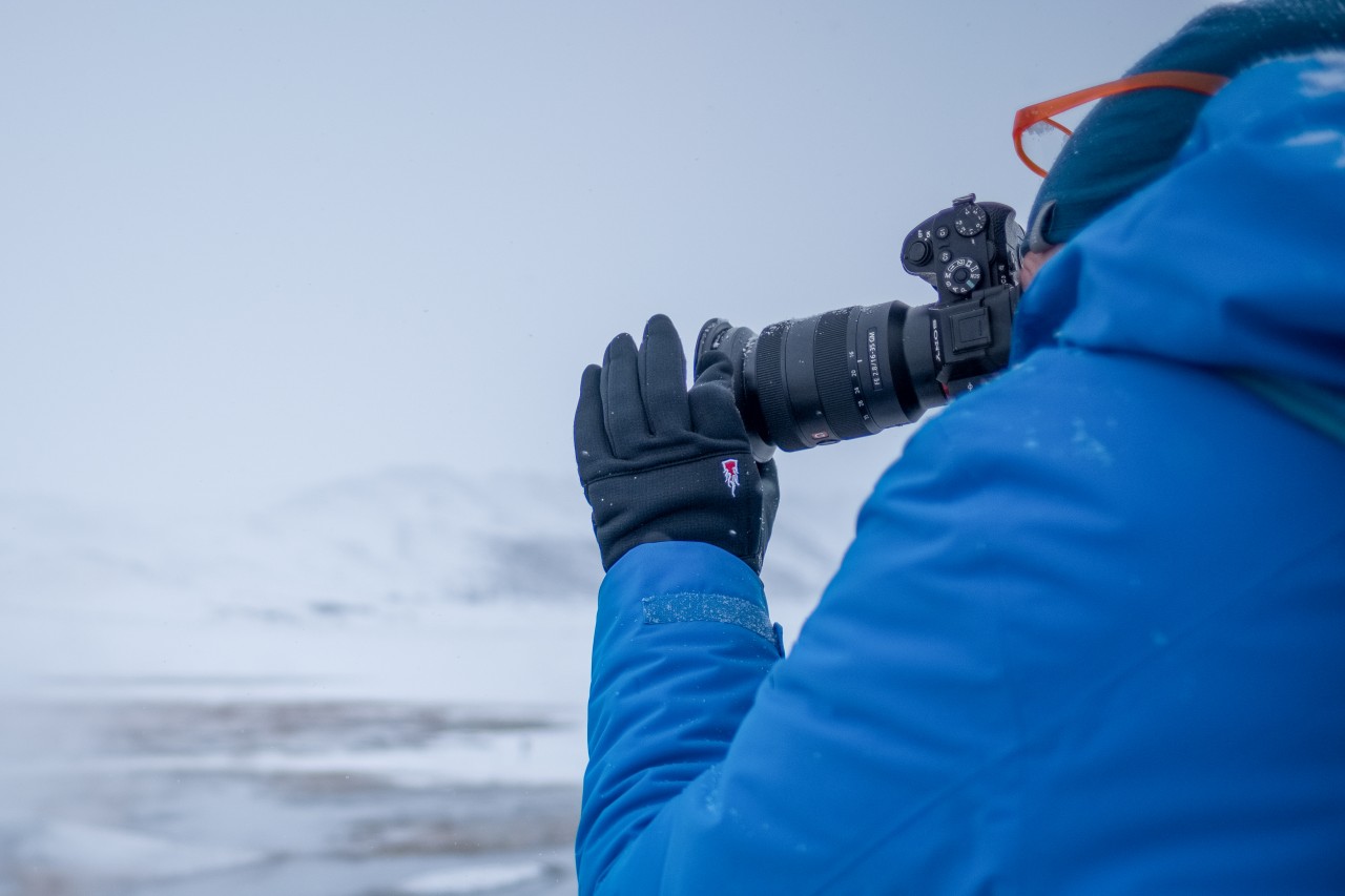 Jens Klettenheimer operates his camera with gloves from THE HEAT COMPANY